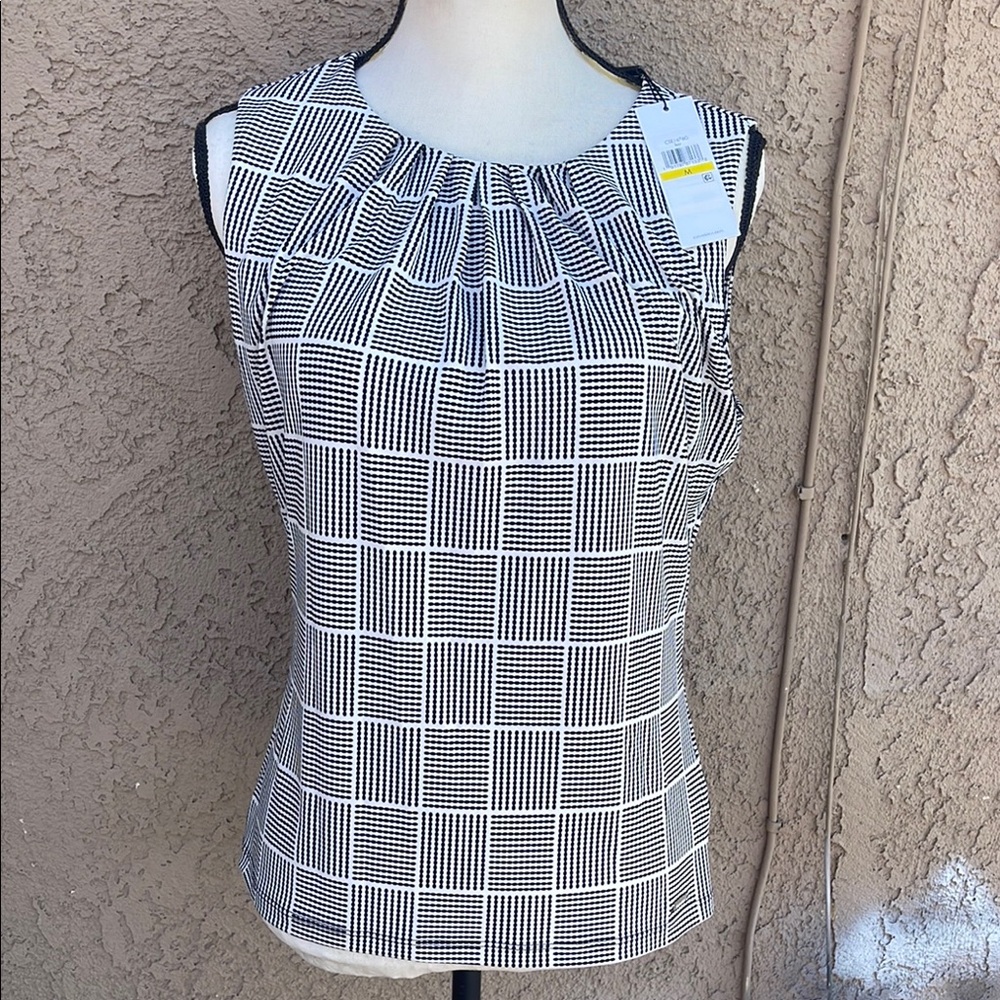 Macy's Calvin Klein Sleeveless Fitted Pleated Blouse Sz M Black and White NEW